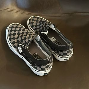 BOYS VANS SIZE 4.5, worn once smoke free home.
